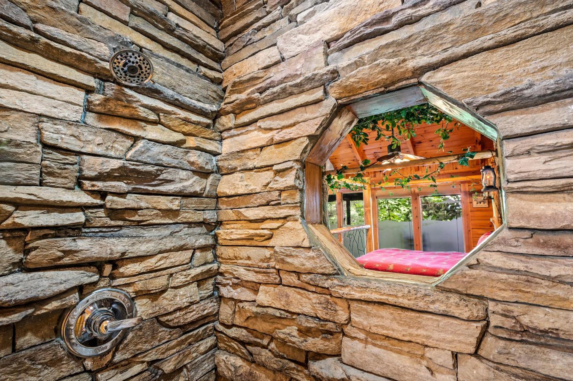 Gatlinburg Enchanted Treehouse By Stony Brook Cabins Exterior foto